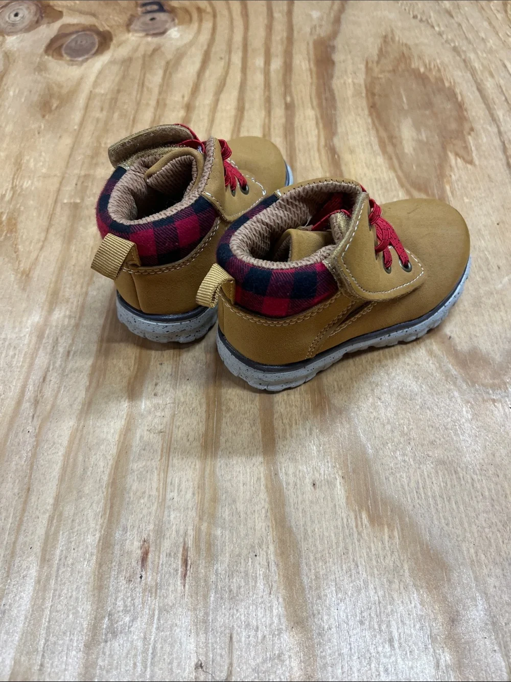 Kids Casual Lace-Up Boot in Tan with Red Accents baby boy timberland size 5 5c